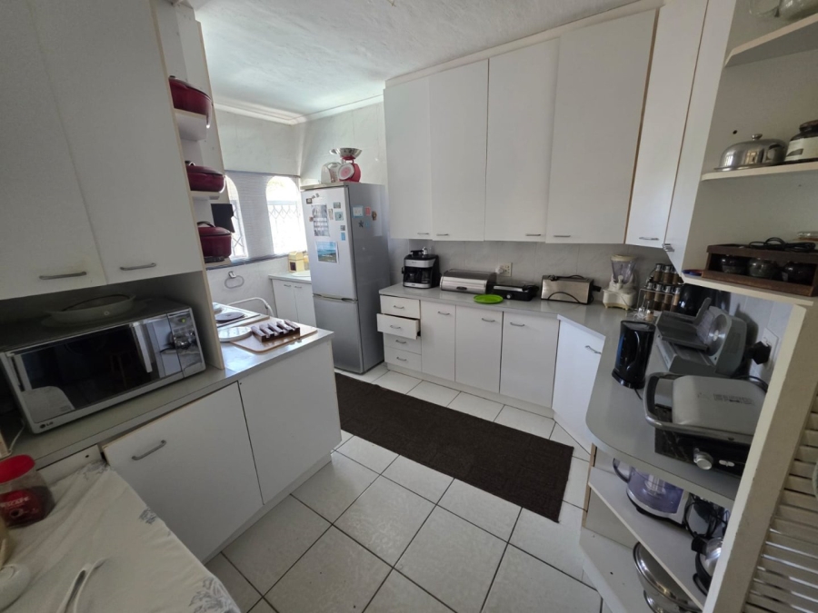 4 Bedroom Property for Sale in Wavecrest Eastern Cape